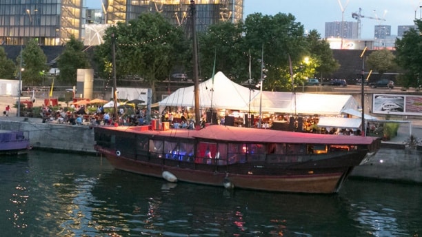 la-dame-de-canton-dame-de-canton-et-terrasse-de-jour-86ffa